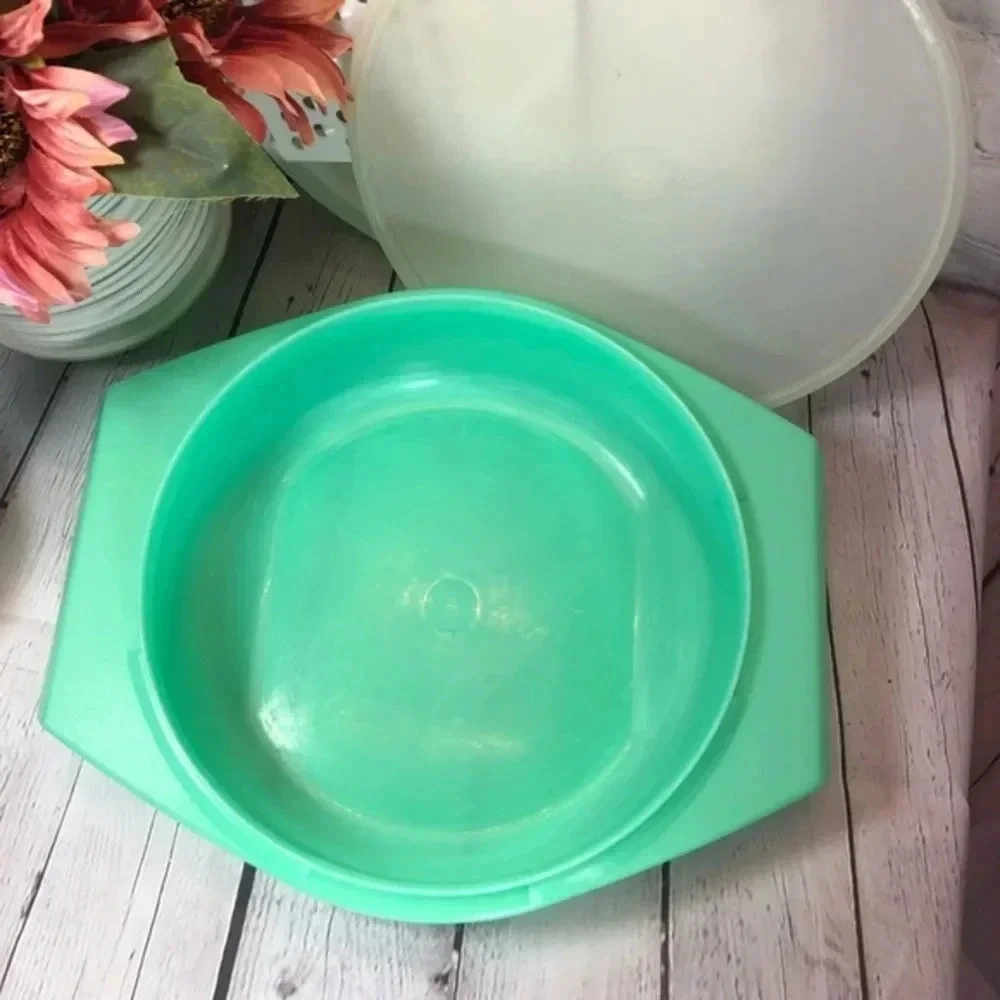 Vintage Tupperware GRATER bowl